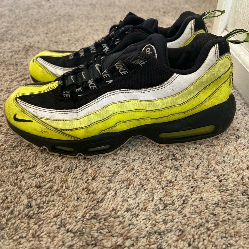 Nike Air Max 95 Black and Neon Green Sneakers